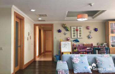 Superb Location，3brs in Ruiyuan Waterfront，walking distance to IFC,Jinmao,Shanghai Center
